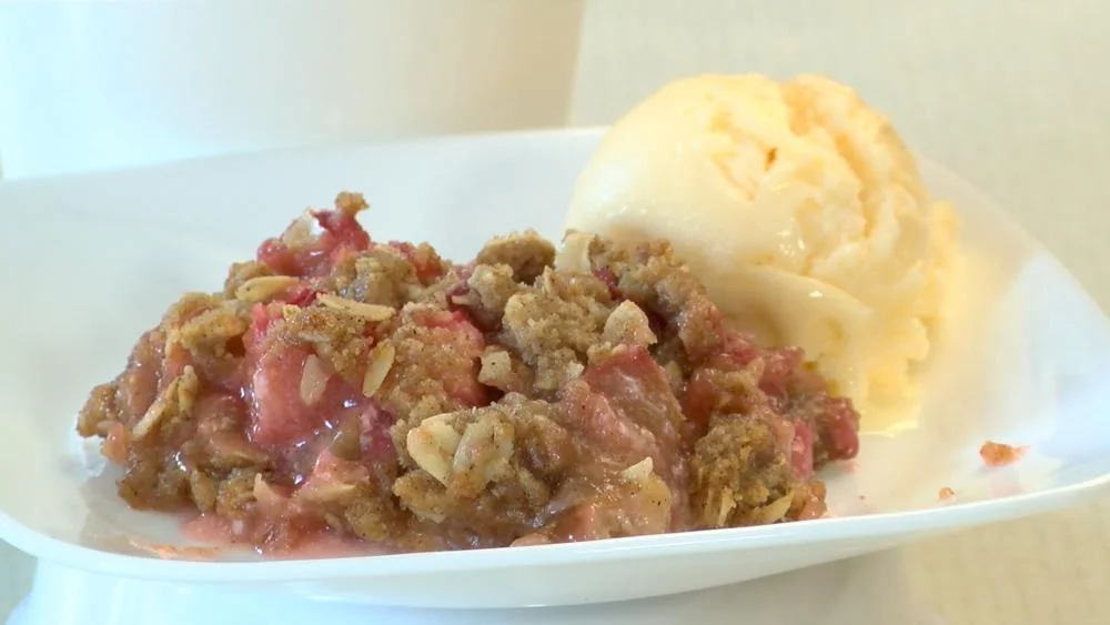 Rhubarb Crisp