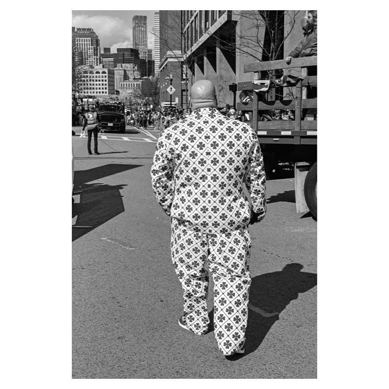 Where are the fashion police when you really need them?
.
.
##film #shootfilm #kodaktrix #kodaktmax #leicamp #leicam6 #35mmfilm #analog #analogalways #fashion # streetfashion # ashionpolice #humorinphotography #eb_meetastrangereveryday stpatricksday 