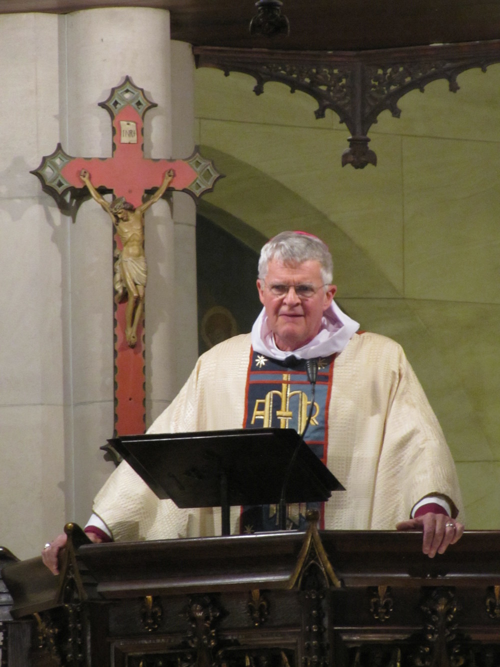 The Rt. Reverend Frank T. Griswold, 25th Presiding Bishop of the Episcopal Church, preaching at Saint Mary's