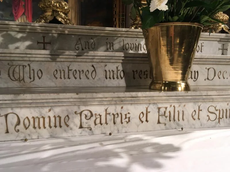 Memorial inscription on the high altar