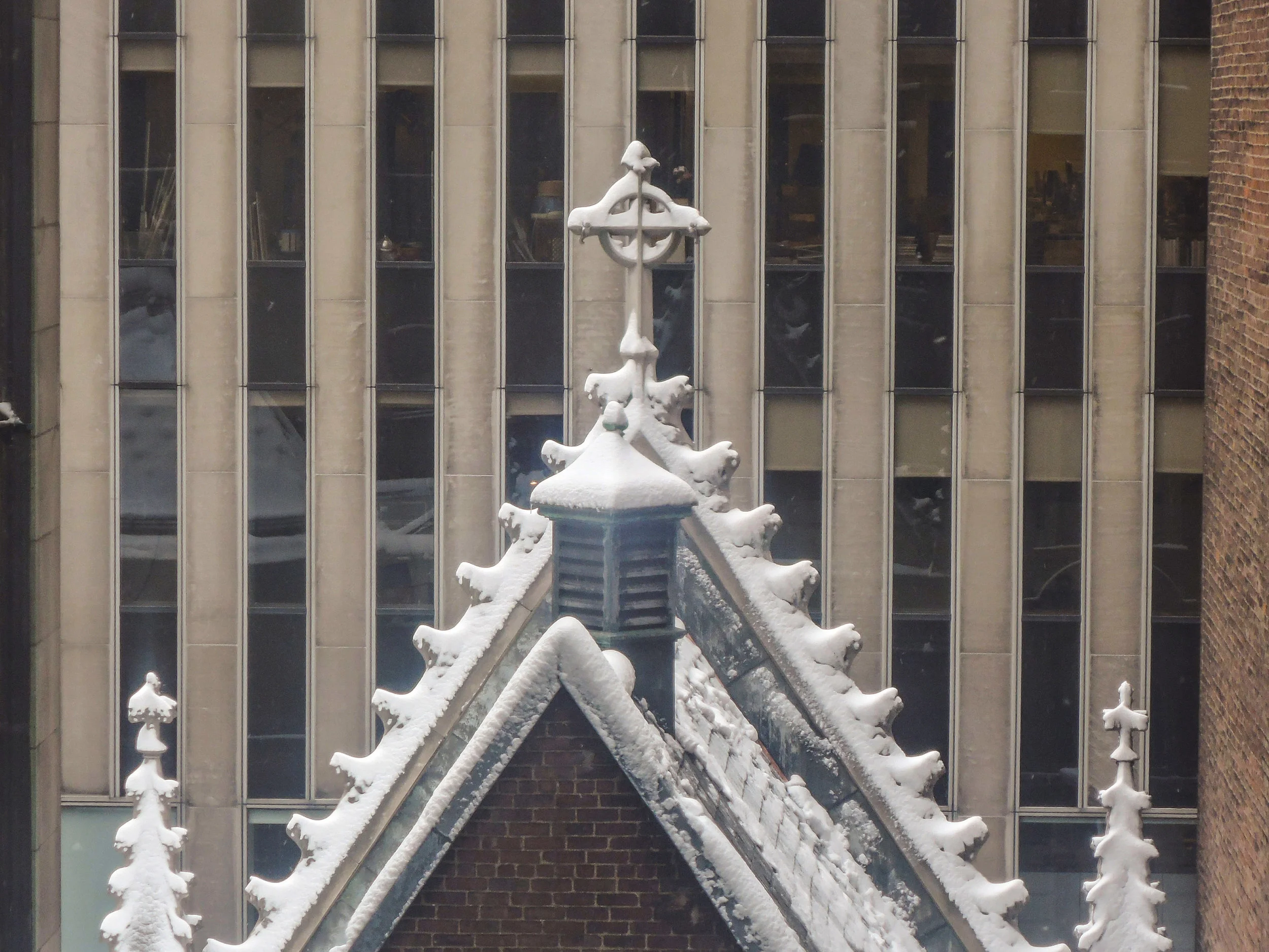 Snow on the Lady Chapel roof 