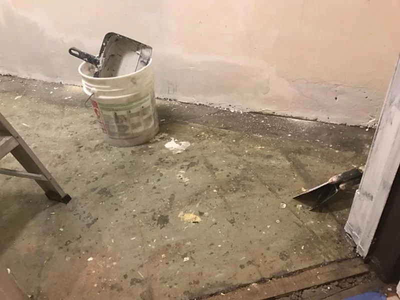 When the linoleum was removed, we discovered a concrete floor. New ceramic floor tiles will be installed. 