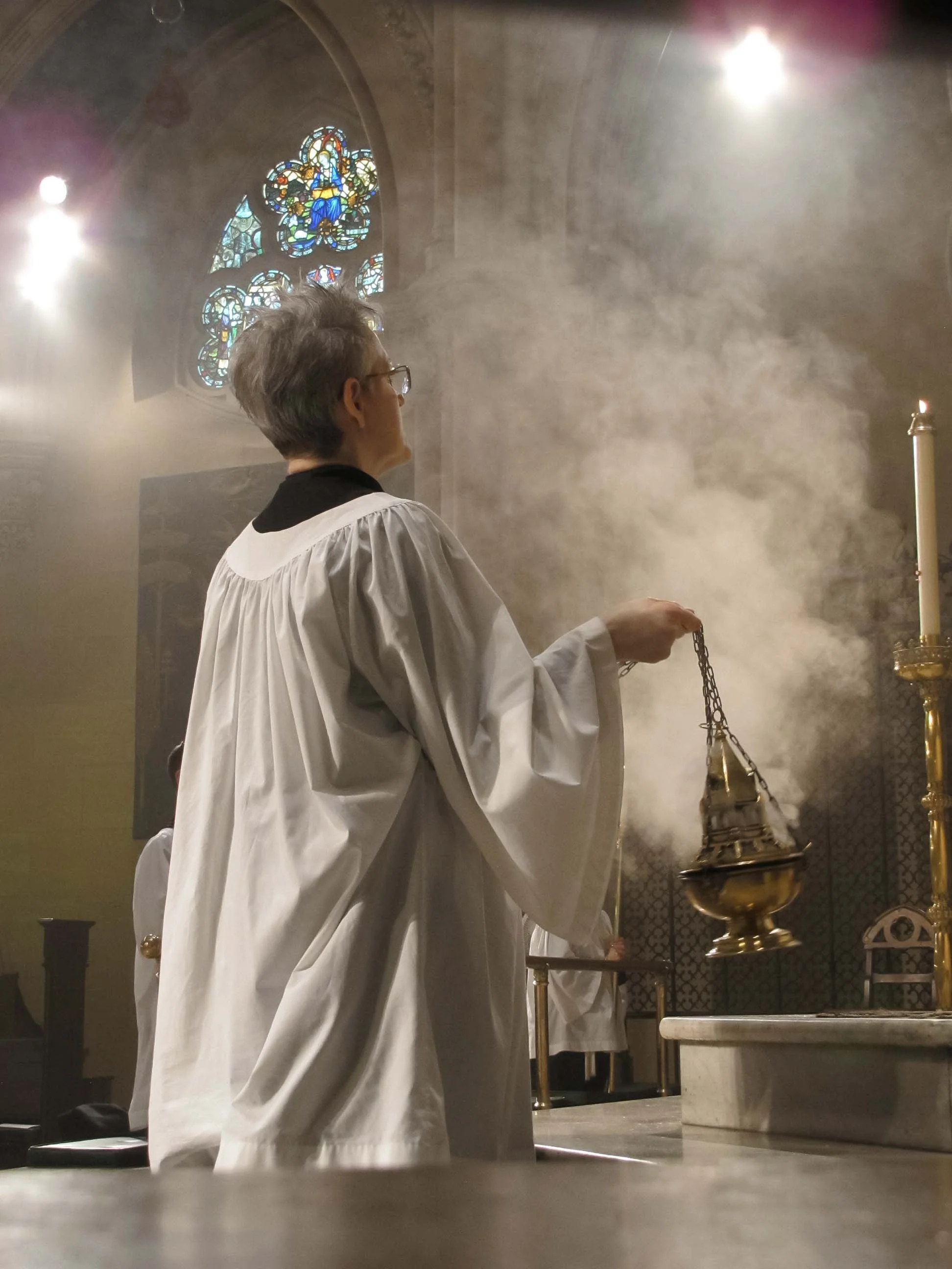Marie Rosseels was thurifer on Sunday
