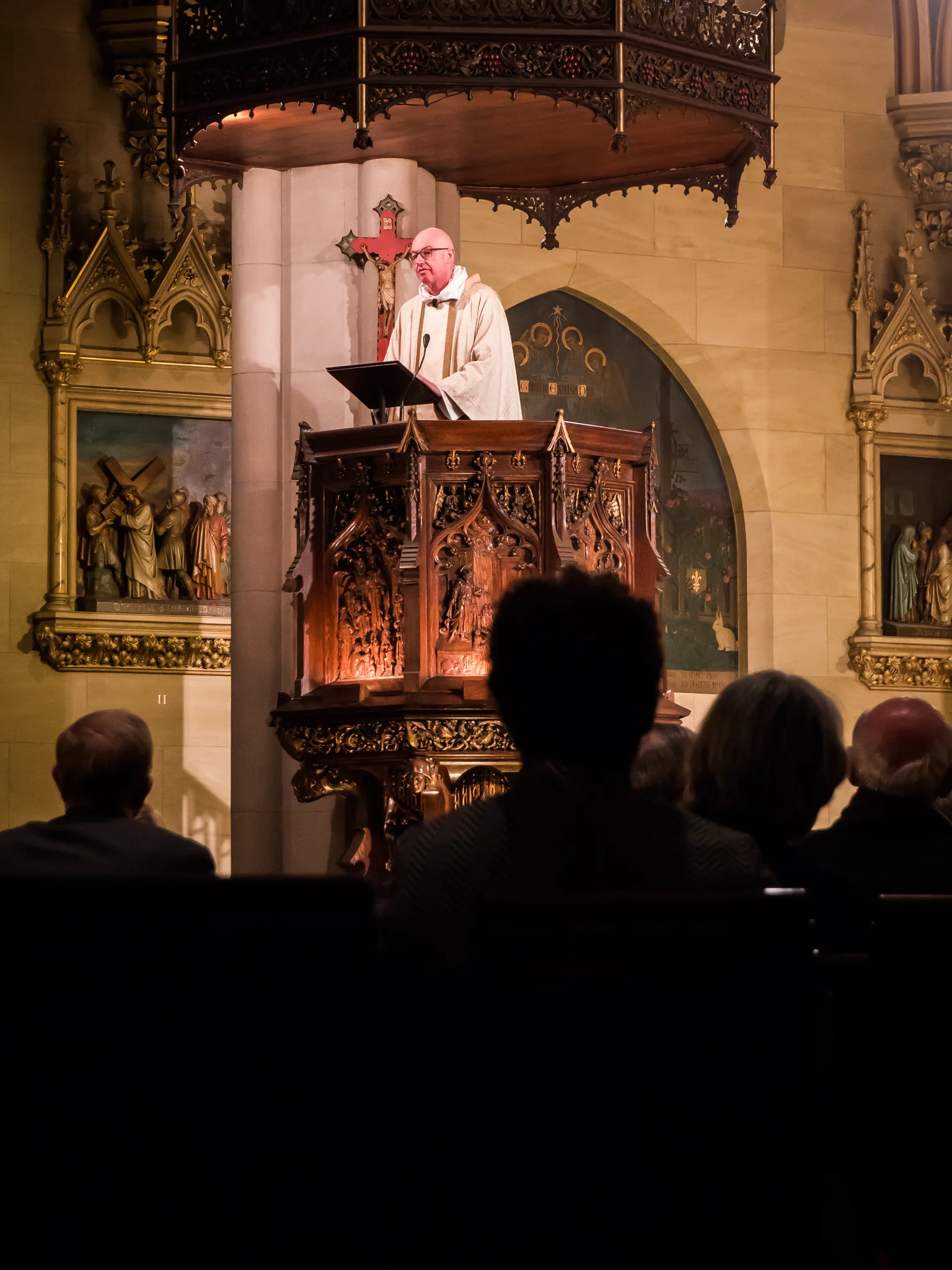 The Rector was celebrant and preacher. Photo by Ricardo Gomez