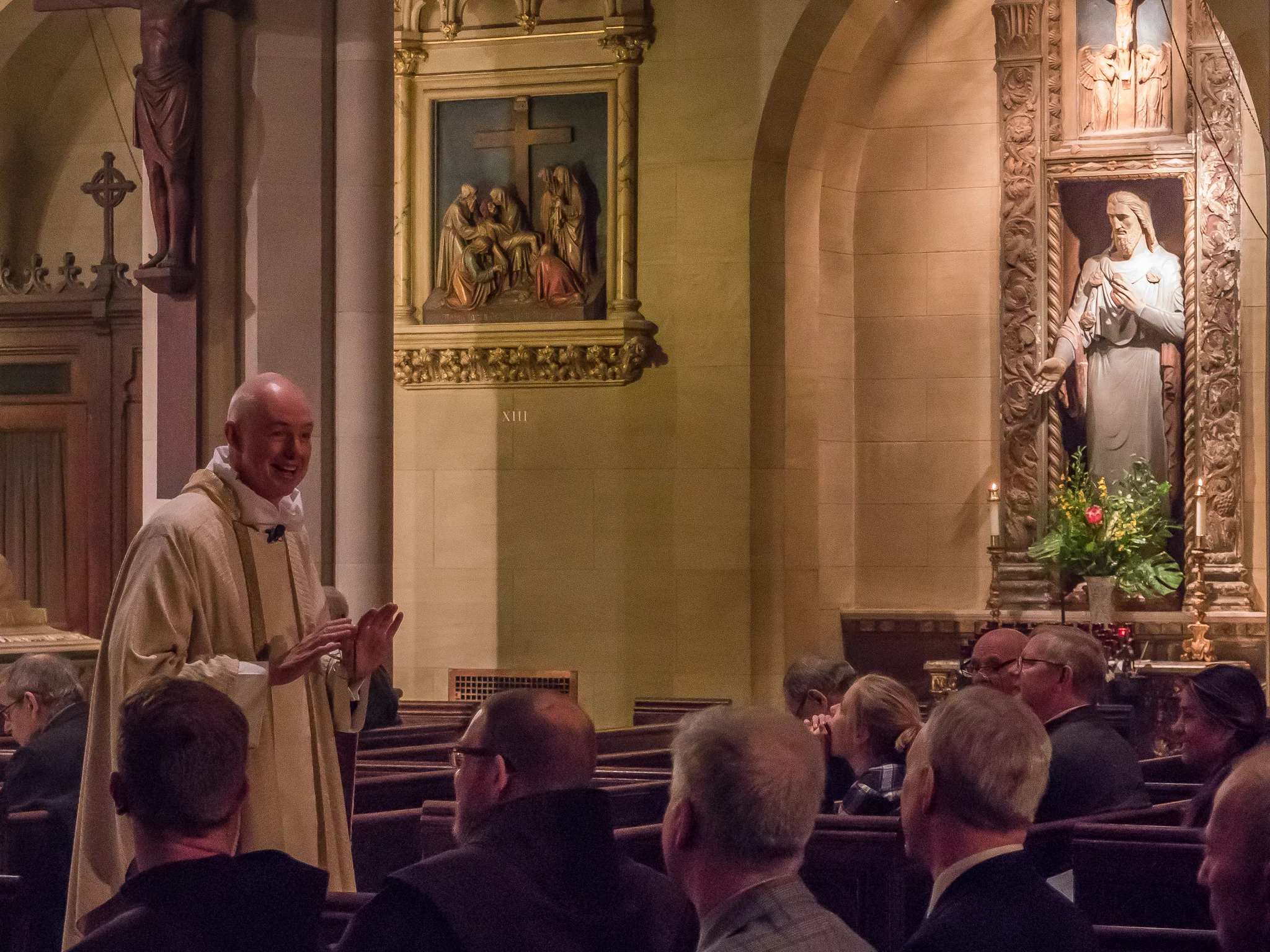 Announcements are made before the final hymn and dismissal. Photo by Ricardo Gomez