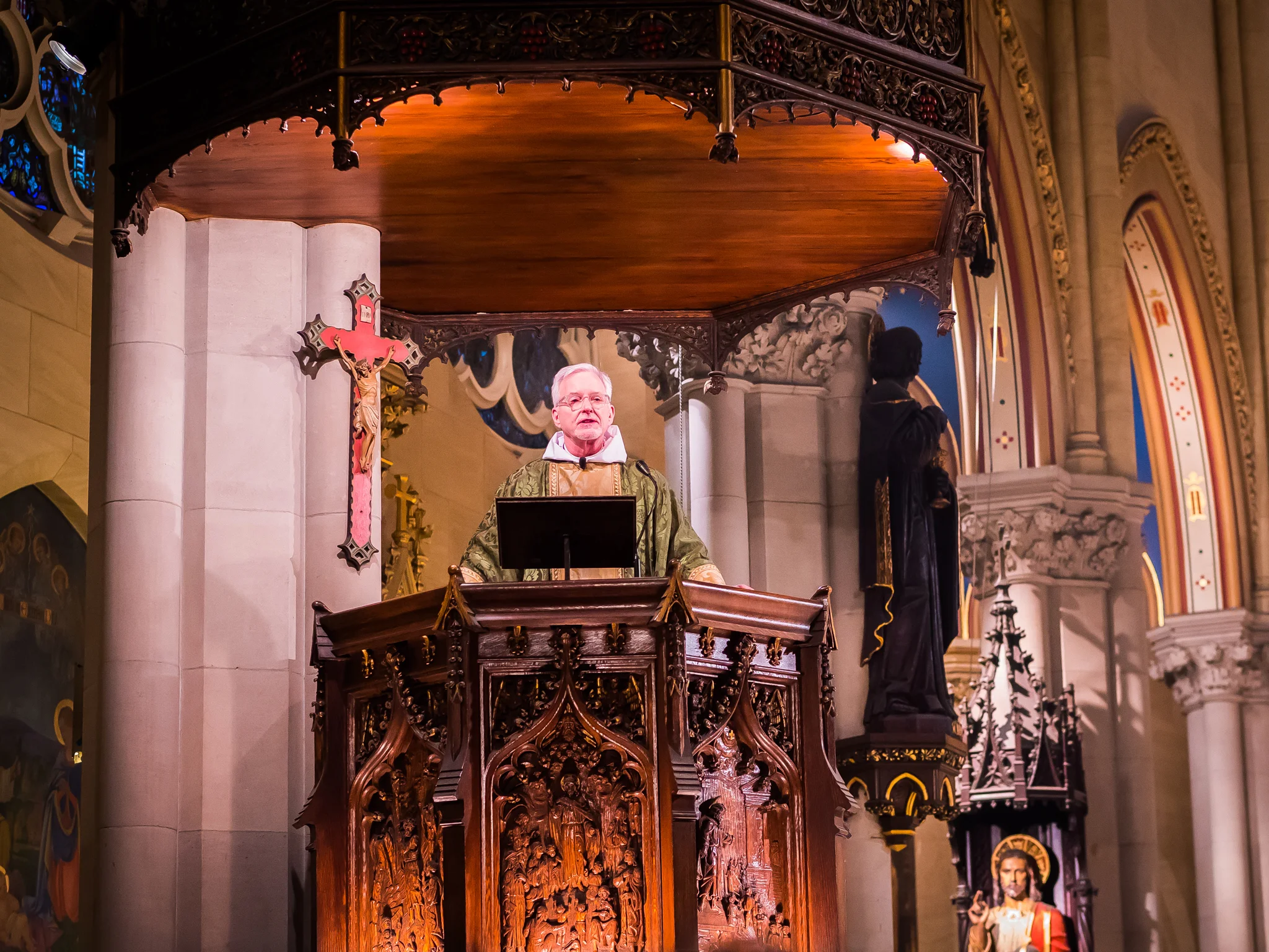 Father Jim Pace was celebrant and preacher for the Solemn Mass on Sunday, January 14. Photo by Ricardo Gomez