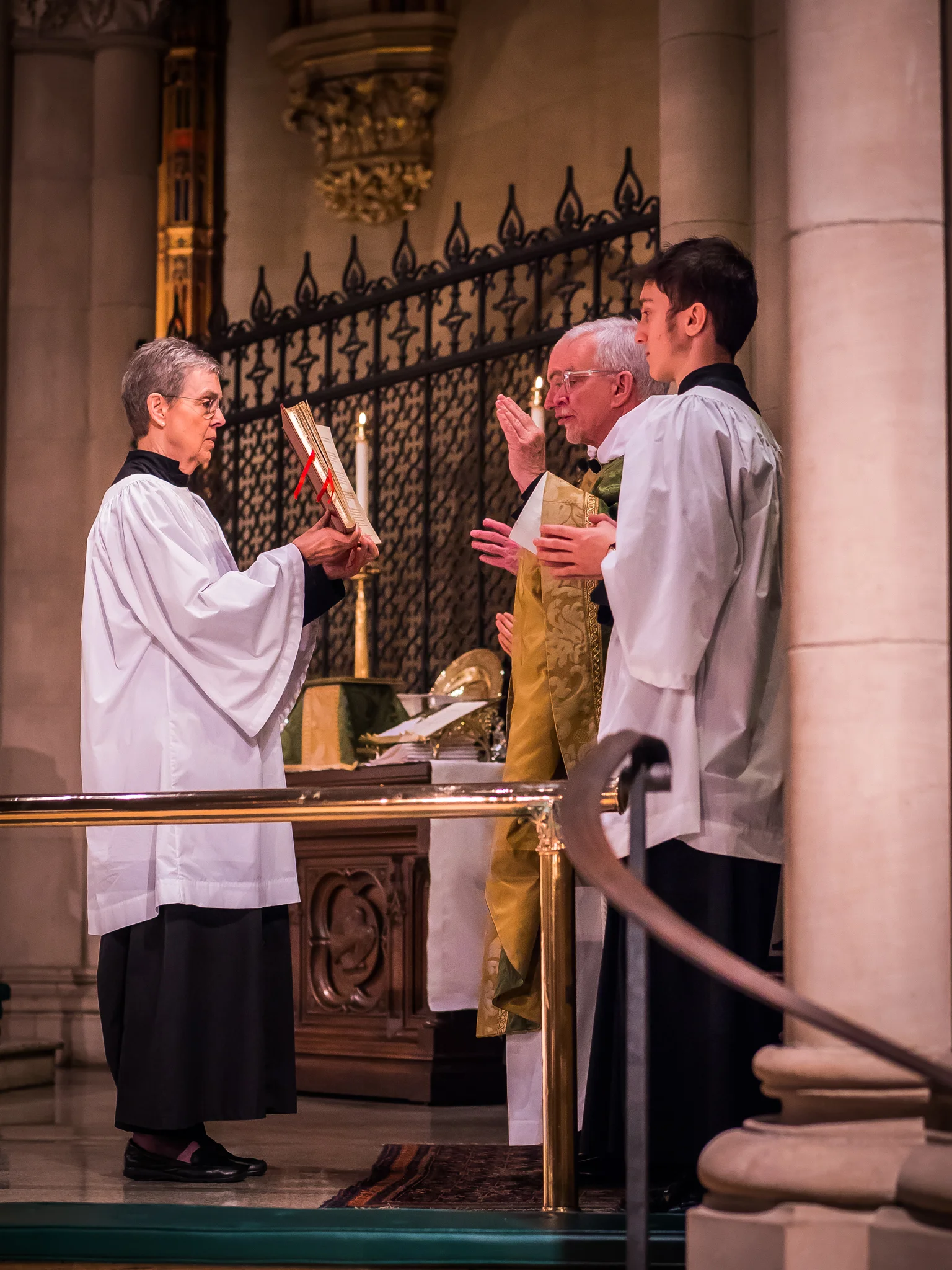 A collect concludes the Prayers of the People. Photo by Ricardo Gomez