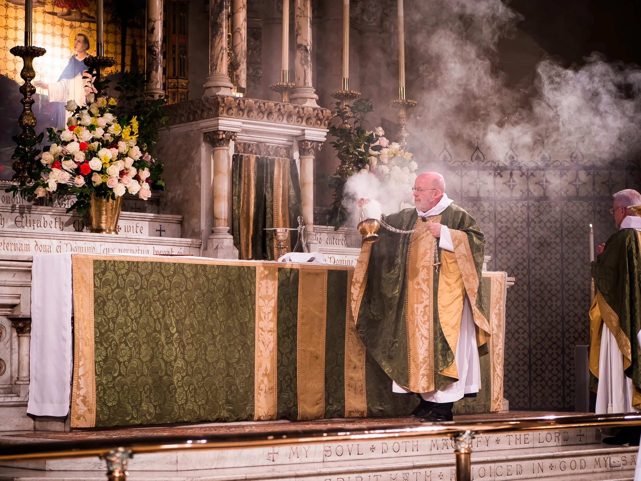 Father Jay Smith was celebrant. Photo by Ricardo Gomez