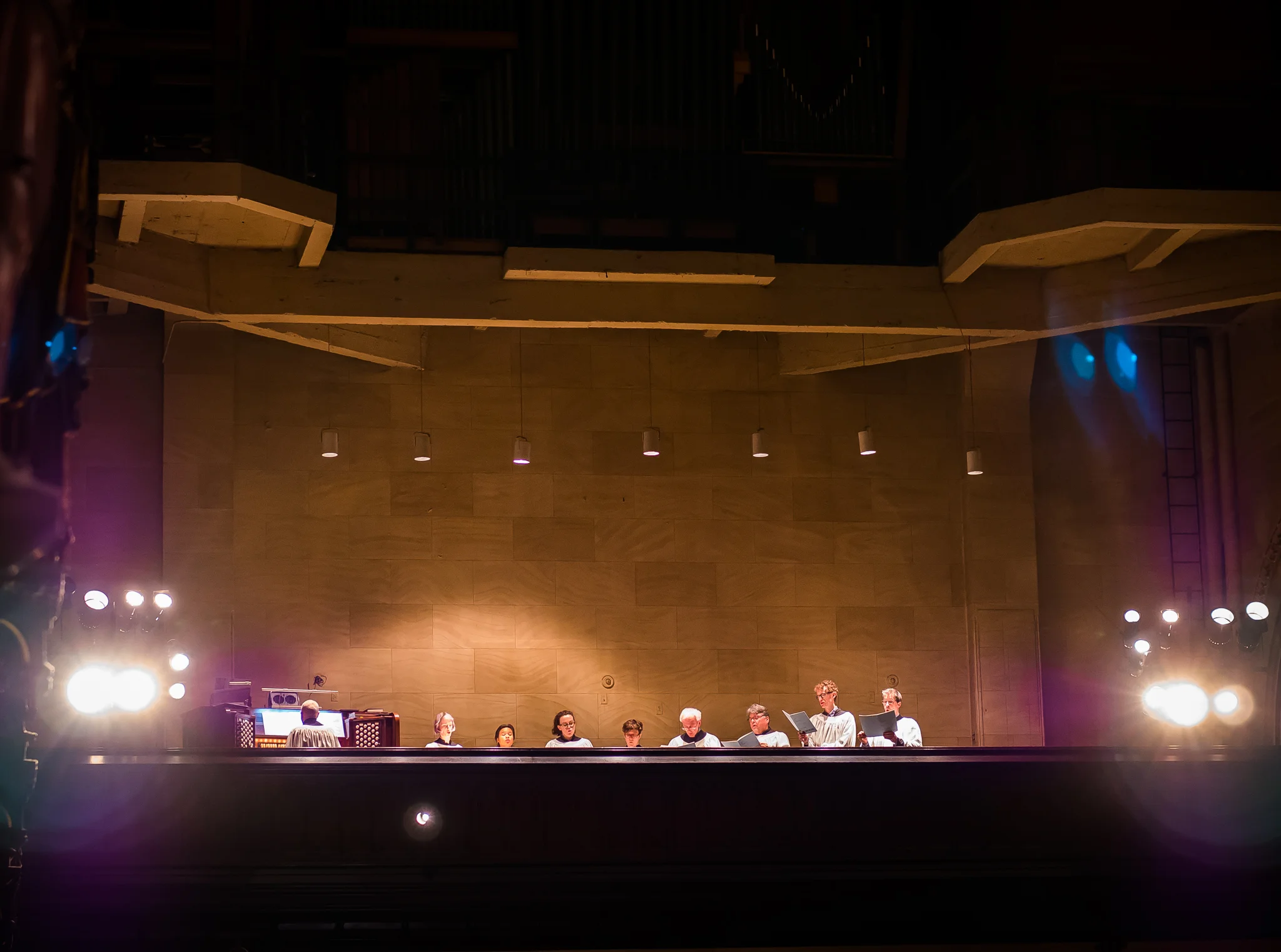 Dr. David Hurd and the Parish Choir Photo by Ricardo Gomez