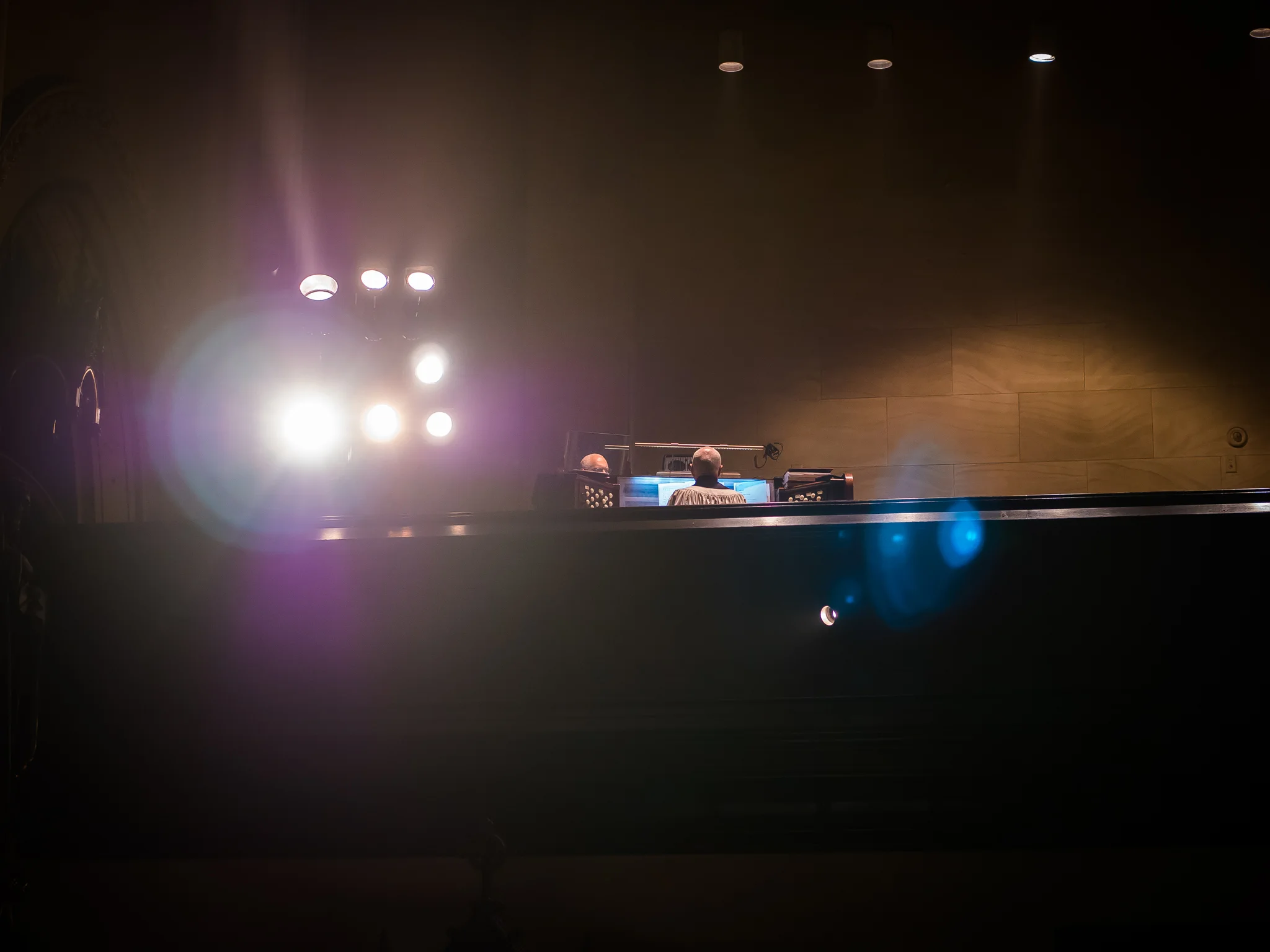 Dr. Hurd playing the postlude.Photo by Ricardo Gomez