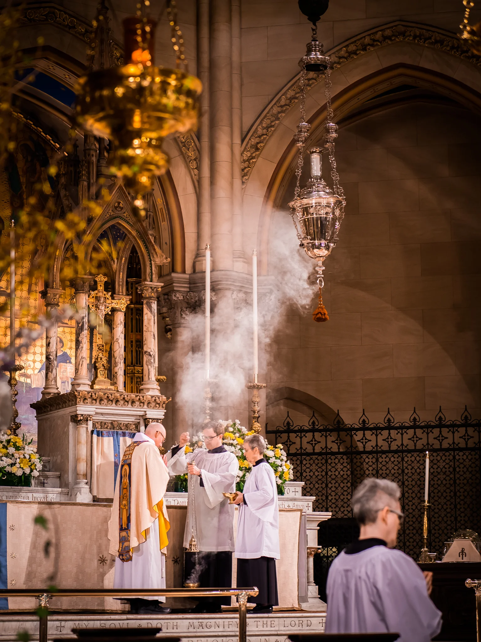 After the opening acclamation, incense is prepared and the altar is censed while the choir sings Gloria in excelsis. Photo by Ricardo Gomez