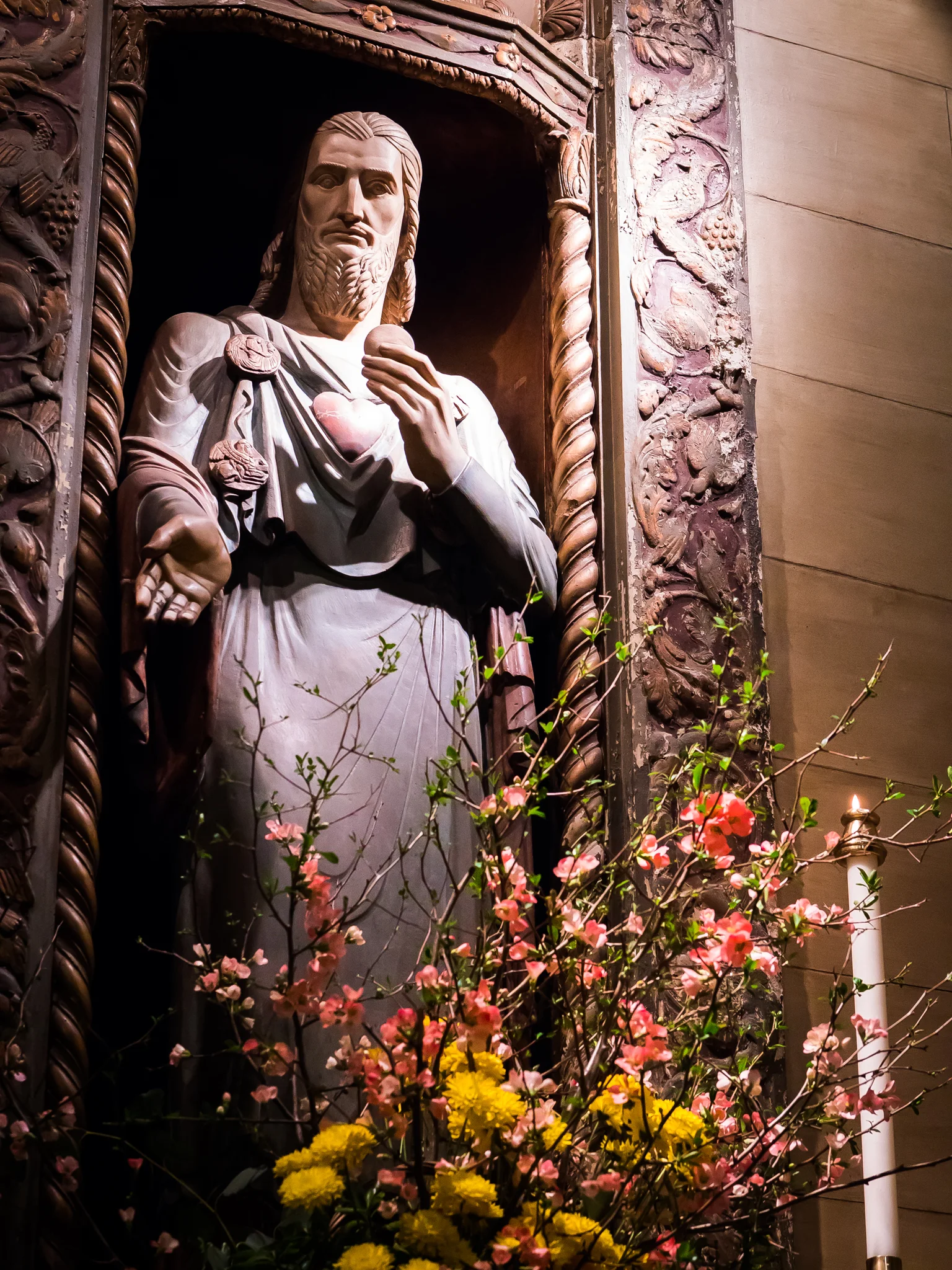 The Shrine of the Sacred Heart Statue by Lee Lawrie (1877-1963) Photo by Ricardo Gomez