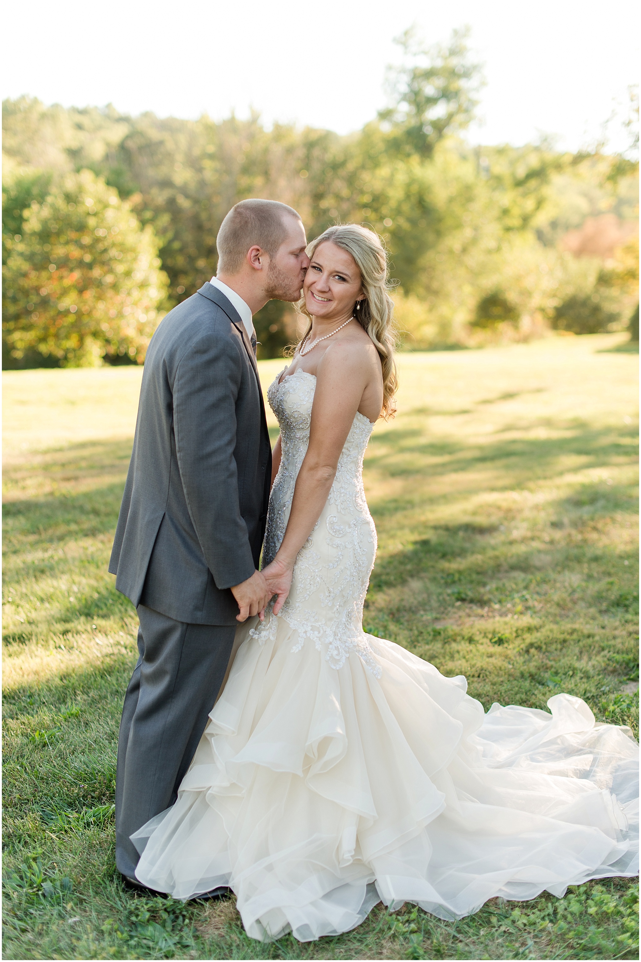 Hannah Leigh Photography Blue Hound Farm Wedding_1694.jpg