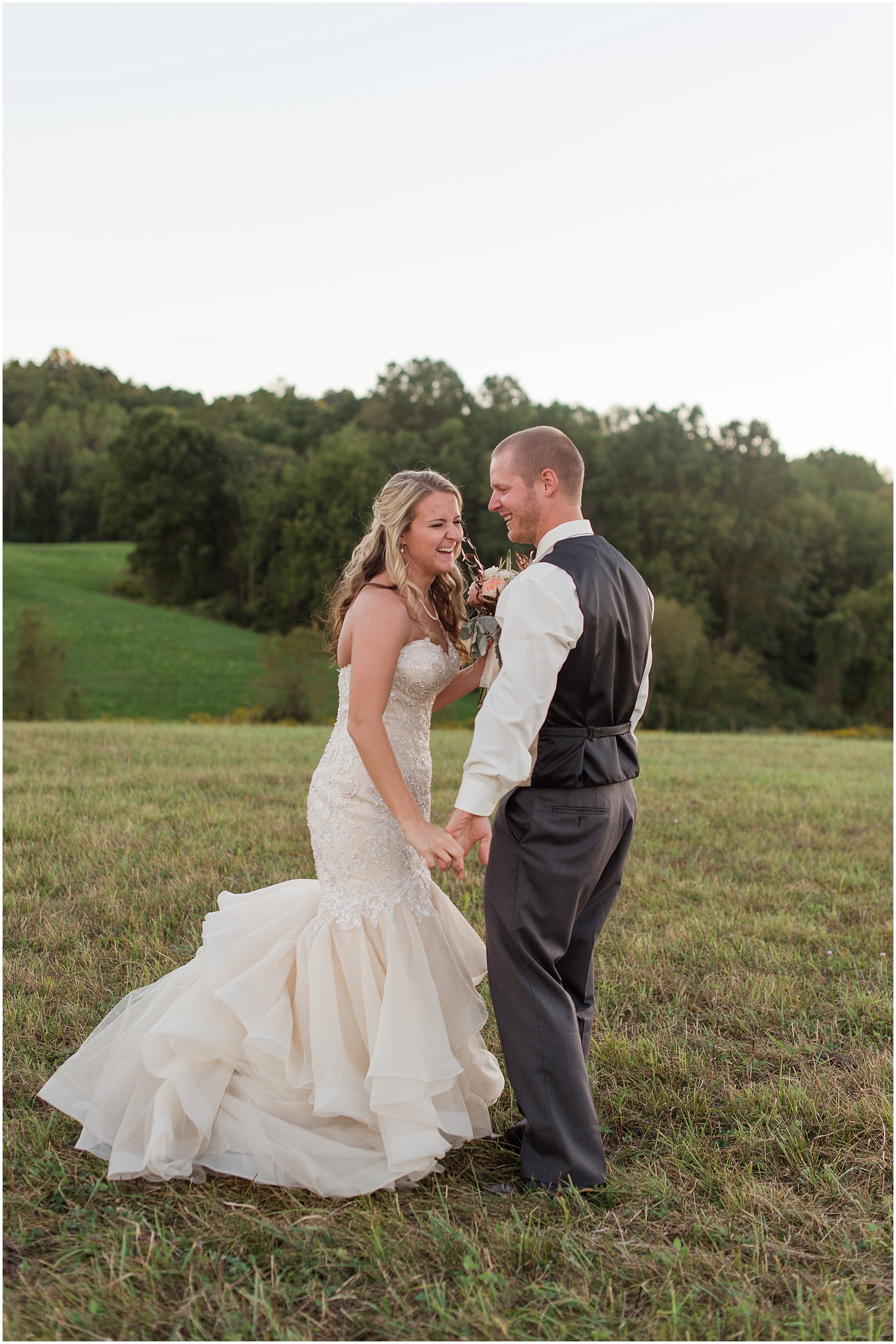 Hannah Leigh Photography Blue Hound Farm Wedding_1748.jpg