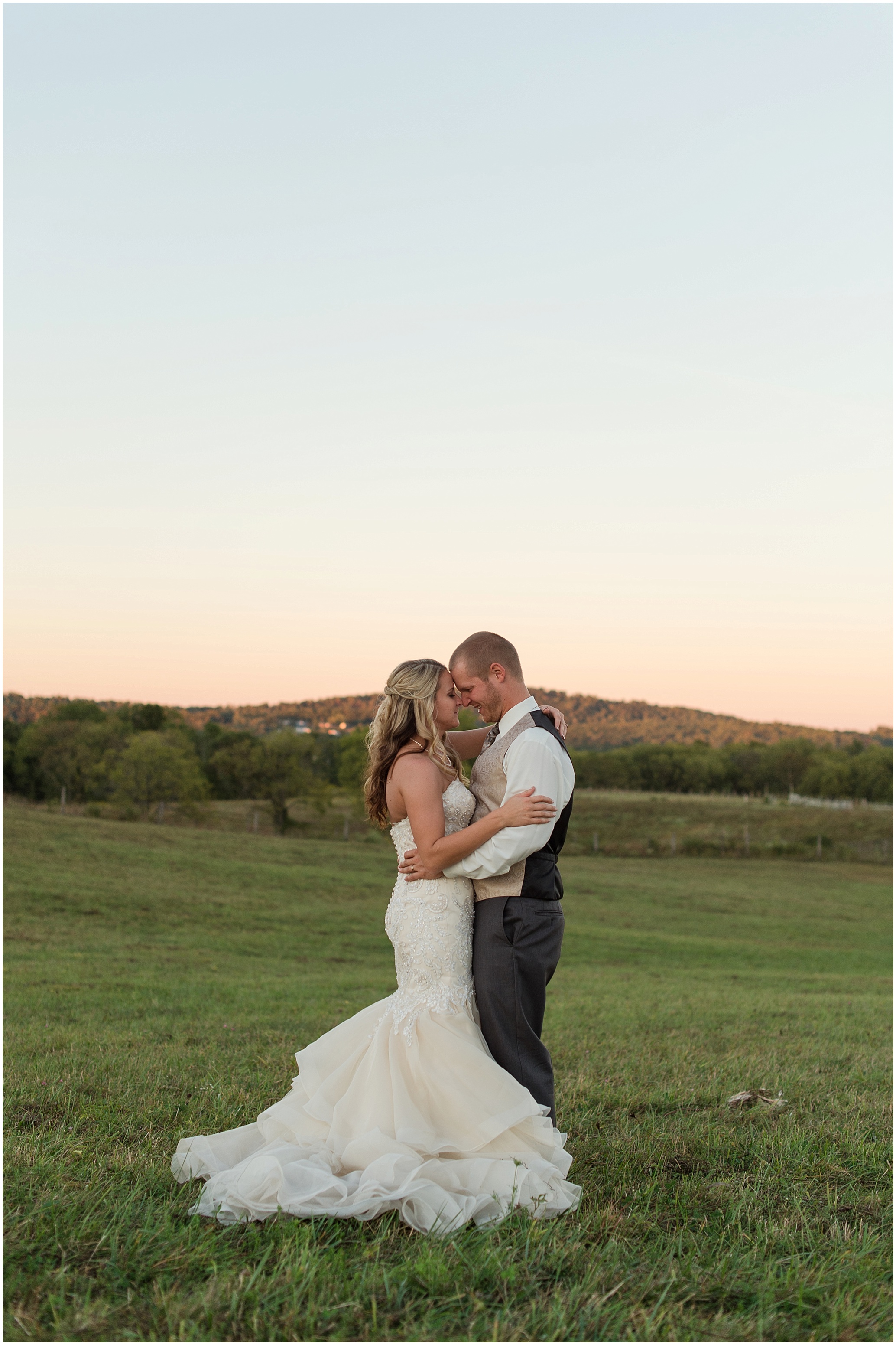 Hannah Leigh Photography Blue Hound Farm Wedding_1758.jpg