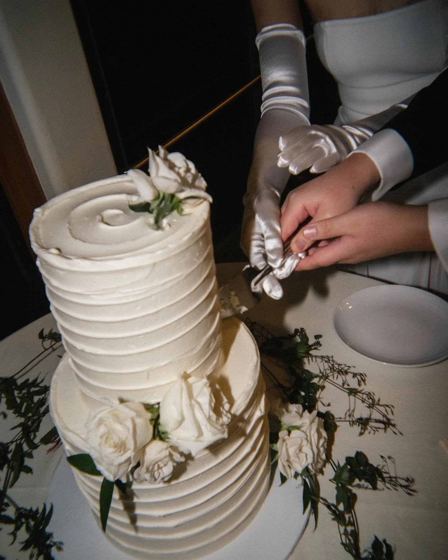 Editorial 🤝🏼 journalistic 

Have you noticed the shift? Check out the link in my bio to see our updated website and brand refresh. Truly so inspired and excited to capture more weddings in this way.