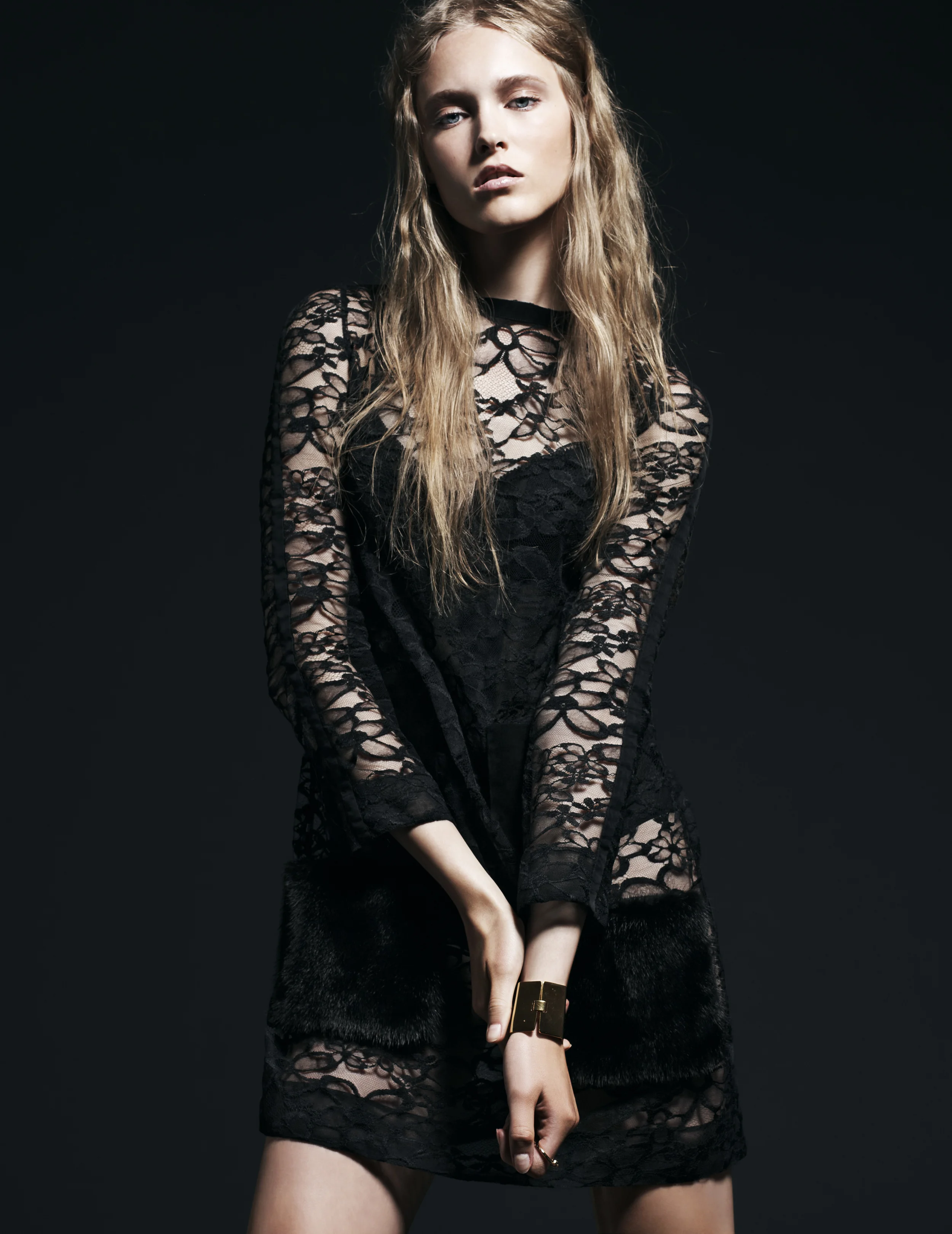     &nbsp;Magazine: Gioia, October 2014  Photographer: Dario Catellani  Model: Eliza Kukawska 