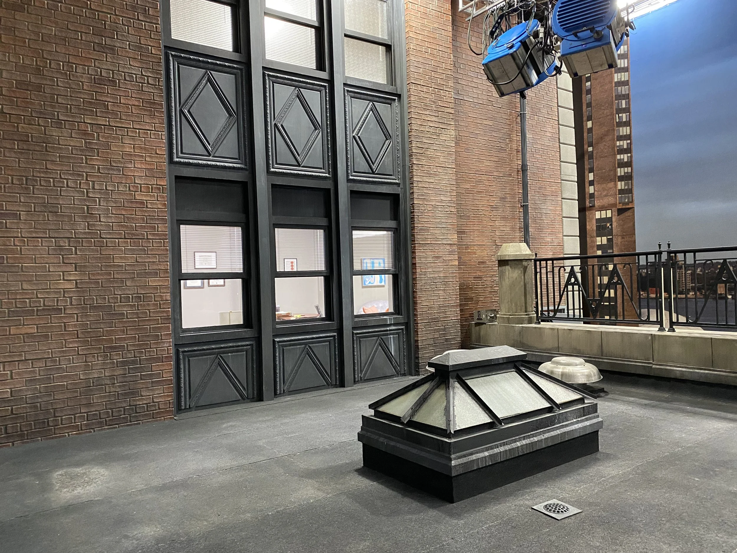 New Amsterdam S3-S5- Hospital Exterior, rooftop