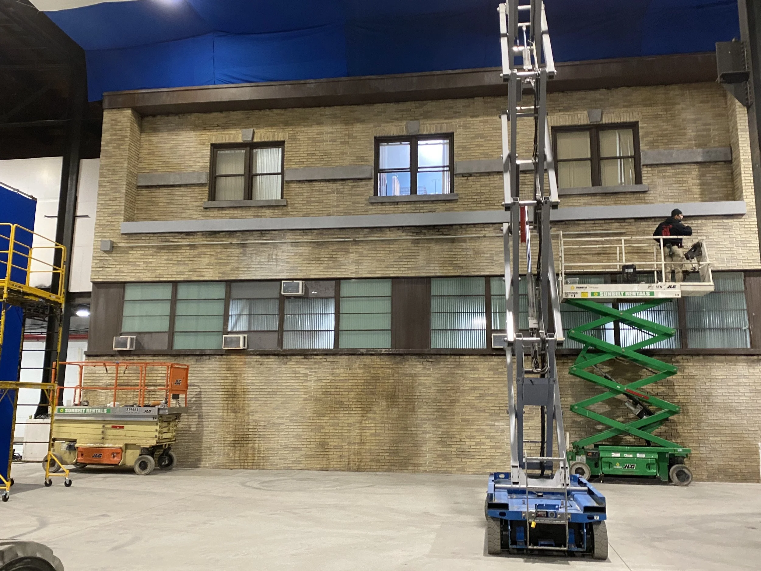 New Amsterdam S4, Epsiode 416, 2-story Hospital Exterior set