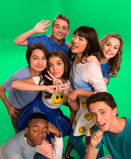 sw_26-cast-photobooth-green_3945_03.gif