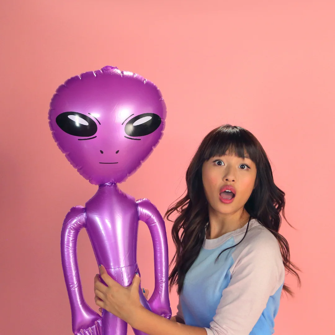 SOCIAL_BELLA_HALEY_ALIEN.jpg