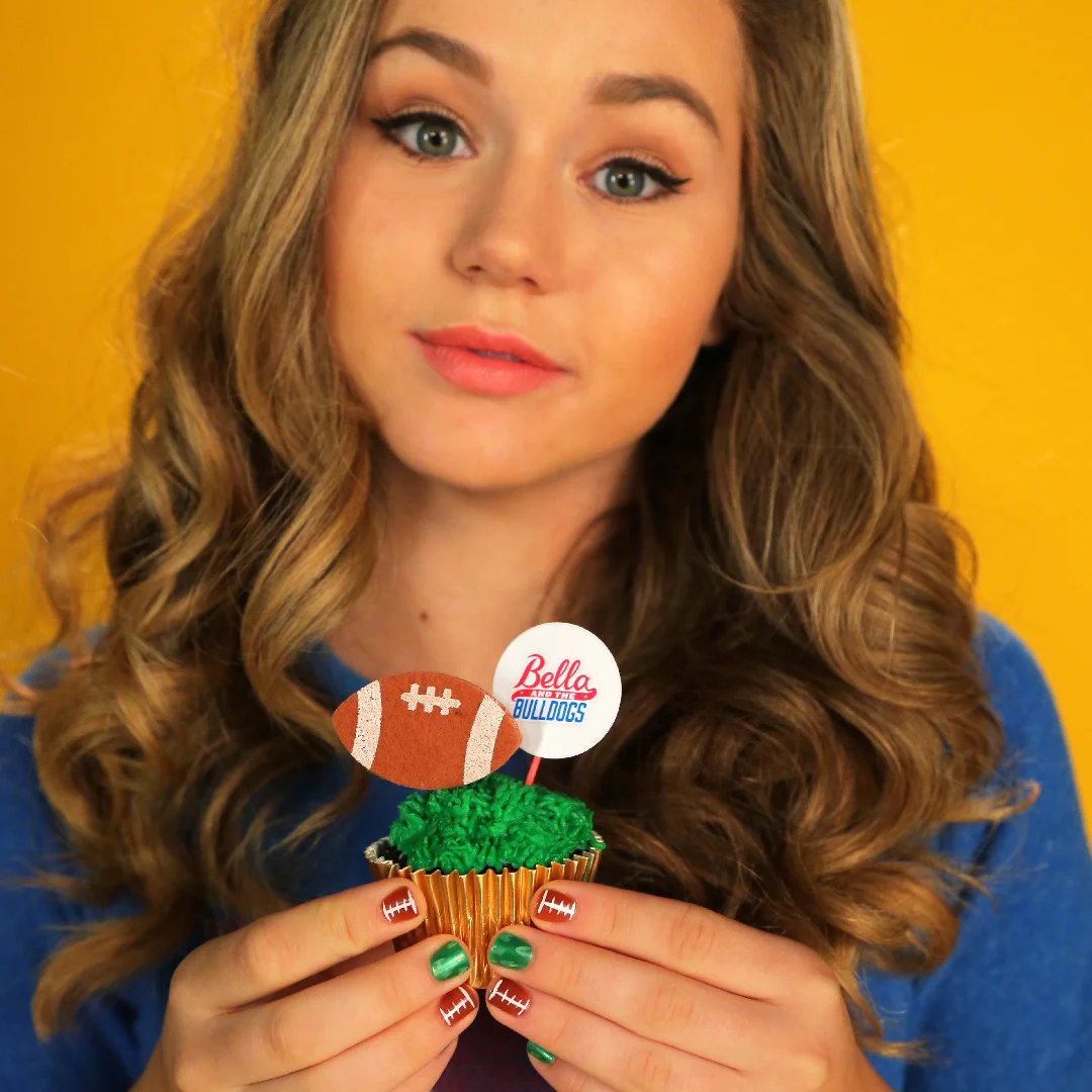 SOCIAL_BELLA_BREC_CUPCAKE.jpg