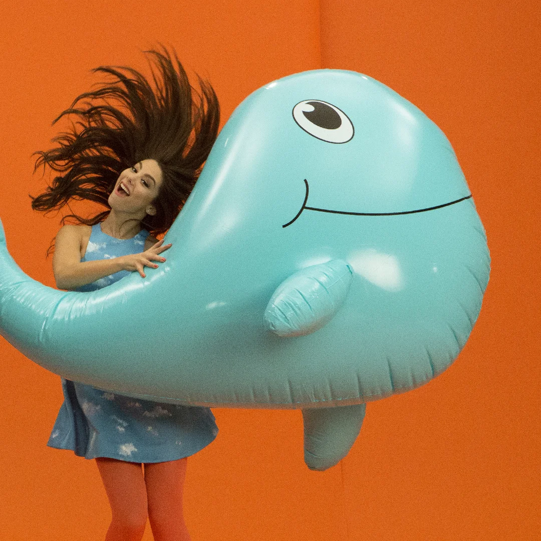 SOCIAL_THUNDER_KIRA_WHALE_02.jpg