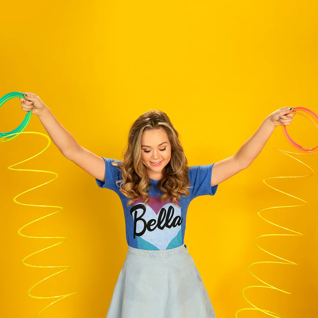 SOCIAL_BELLA_BRECK_SLINKY.jpg