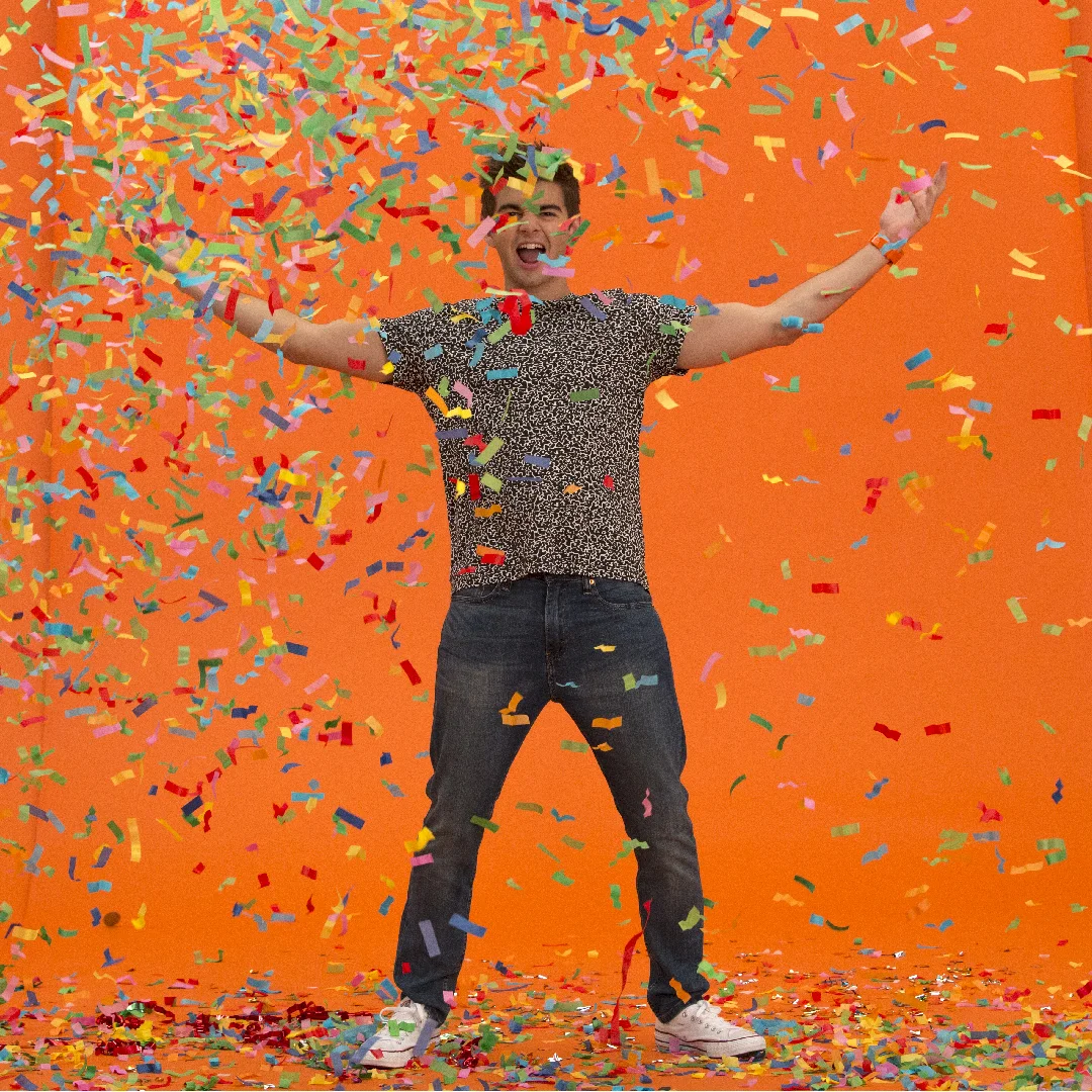 SOCIAL_THUNDER_GRIFFO_CONFETTI_01.jpg