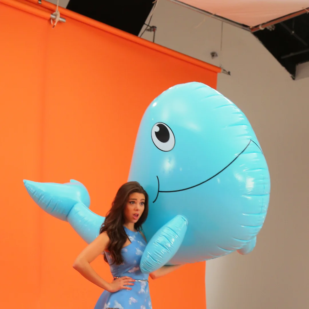 SOCIAL_THUNDER_KIRA_WHALE_01.jpg