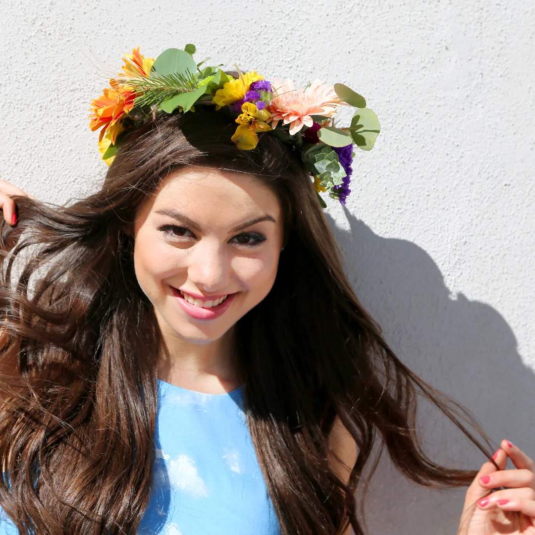 SOCIAL_THUNDER_KIRA_FLOWERCROWN_01.jpg