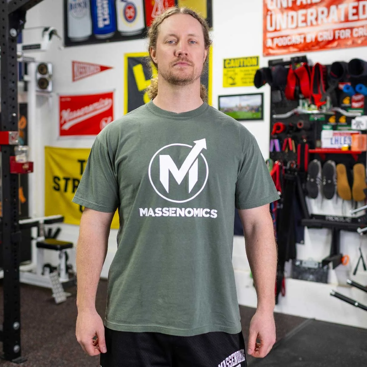 og tee moss on model