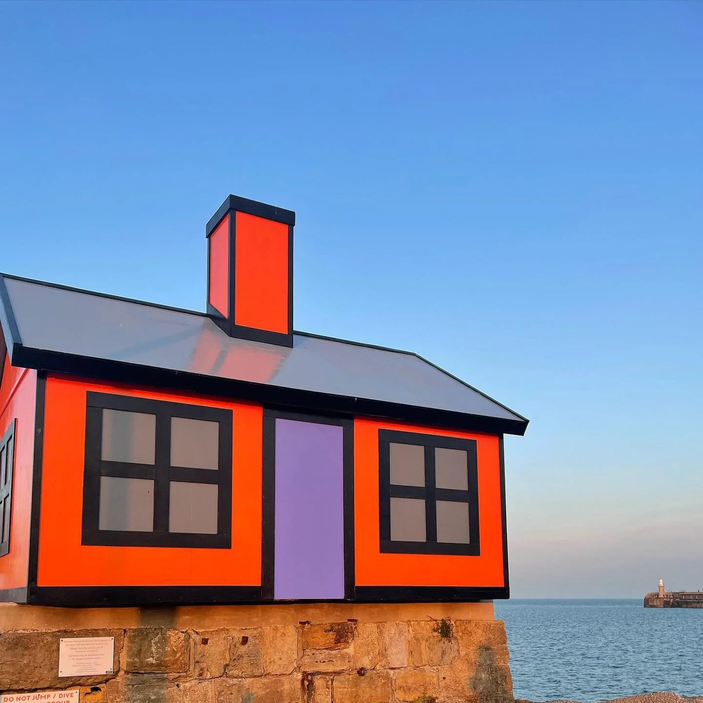 Escape to the sea 🐚 Flock HQ for the next few days @fstonetriennial