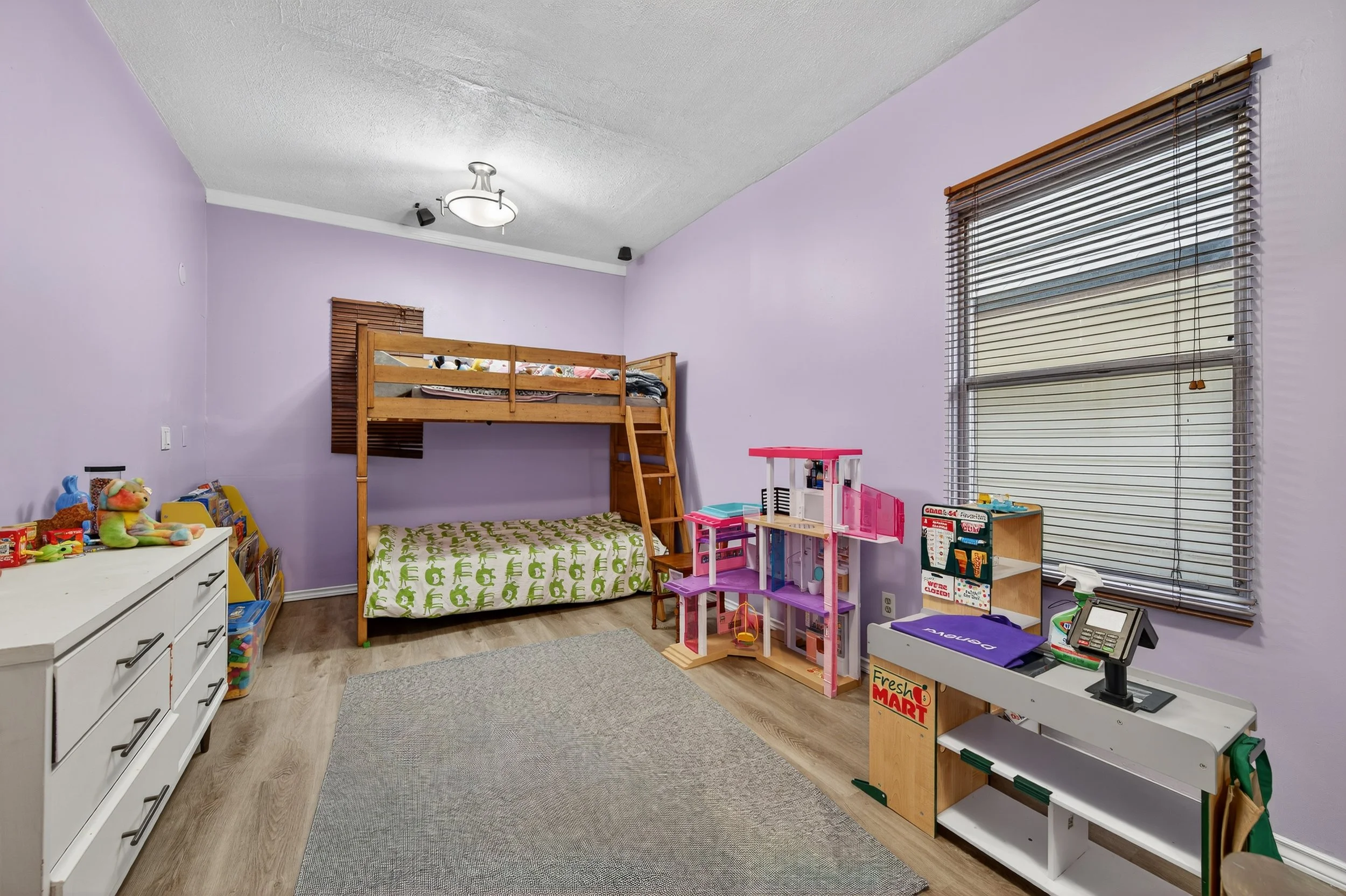 3838 Inverness St_12.jpg