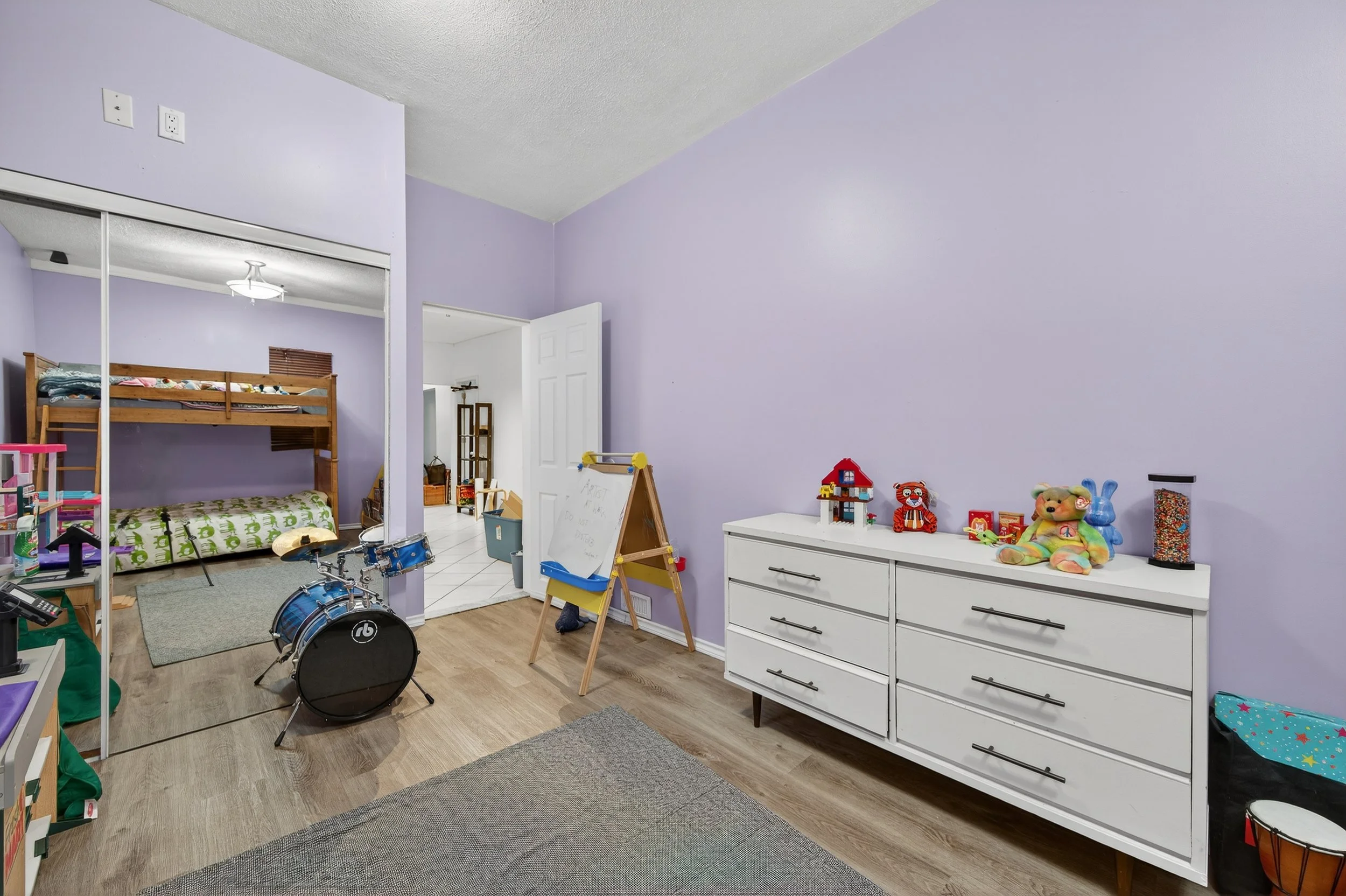 3838 Inverness St_14.jpg