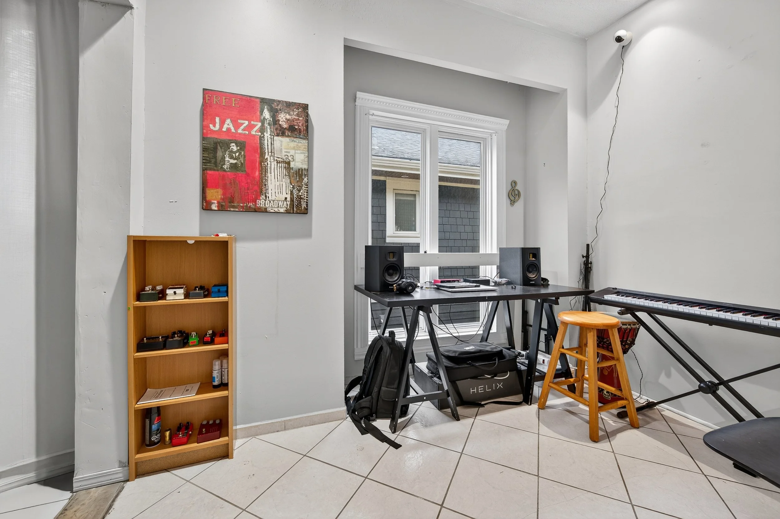 3838 Inverness St_18.jpg