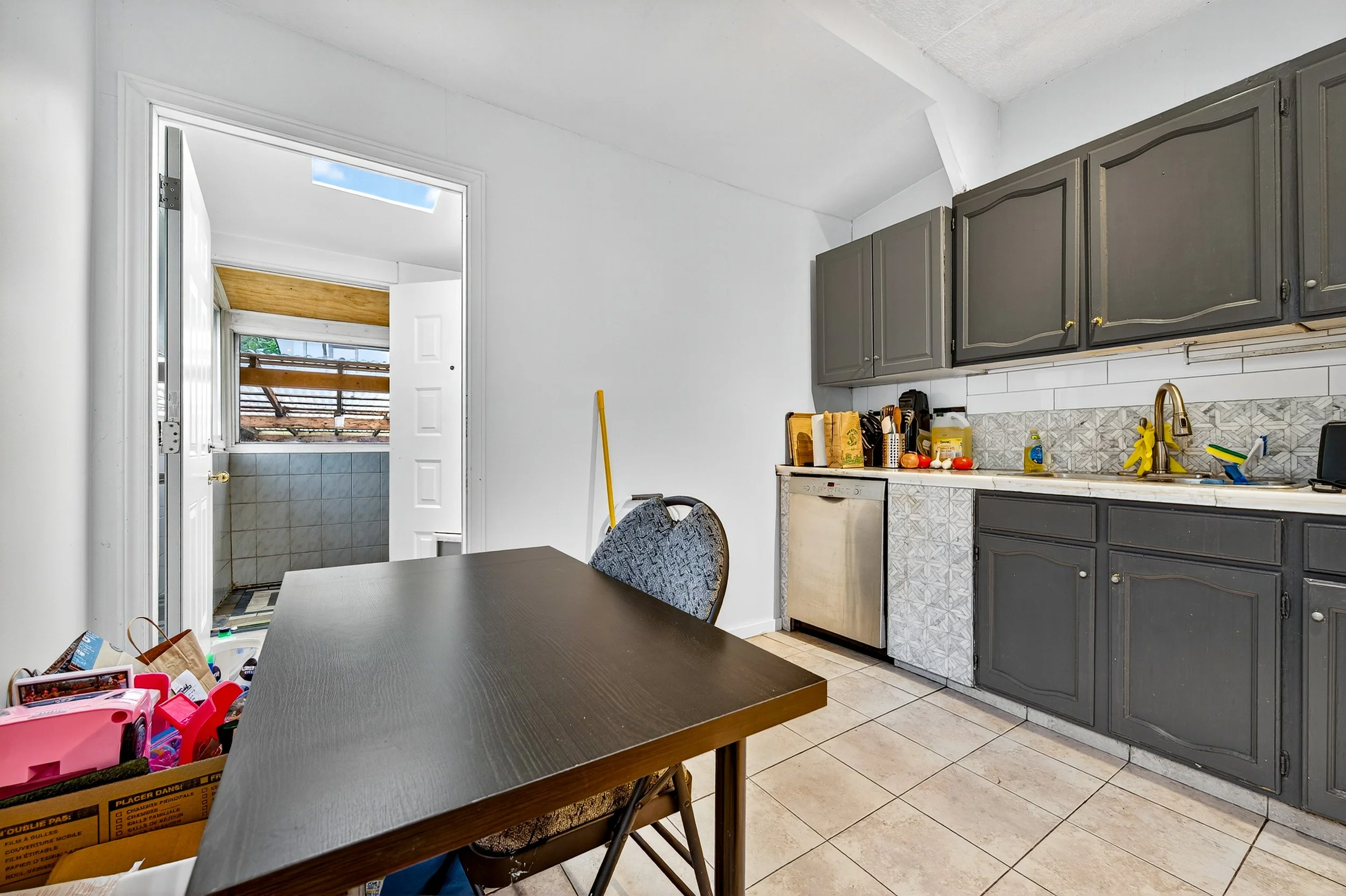 3838 Inverness St_21.jpg