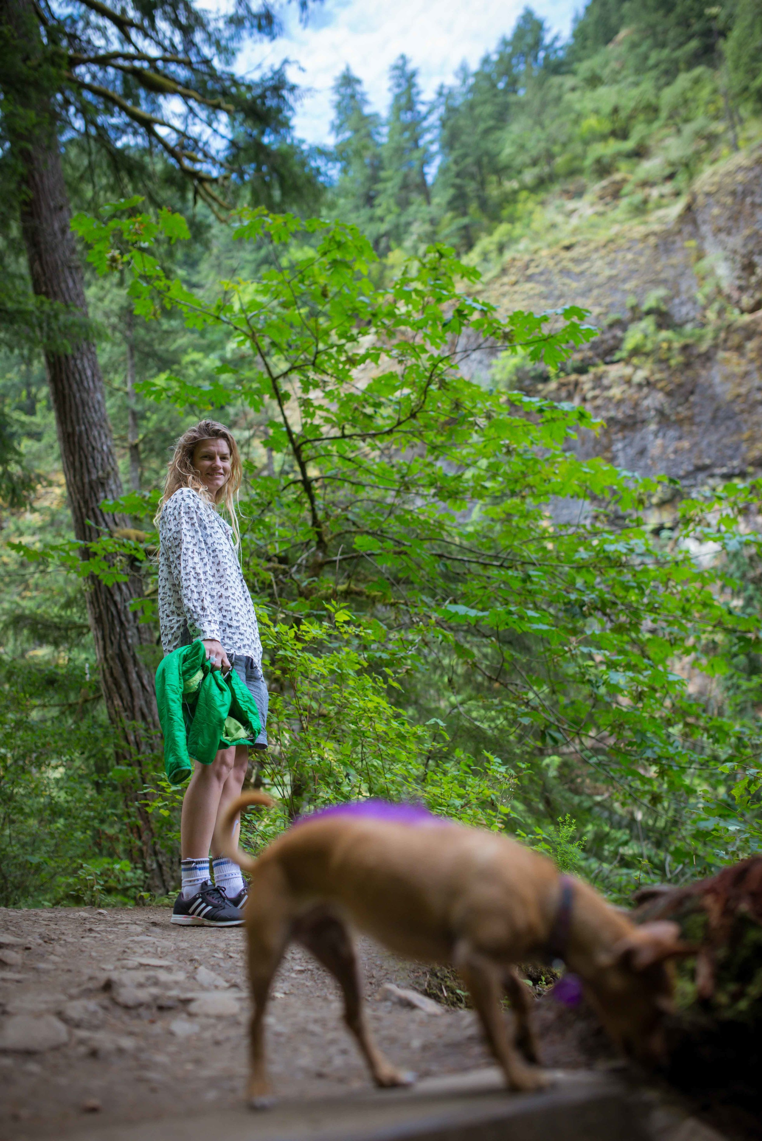 Leah+Lily_HIking_JJFoto-8.jpg