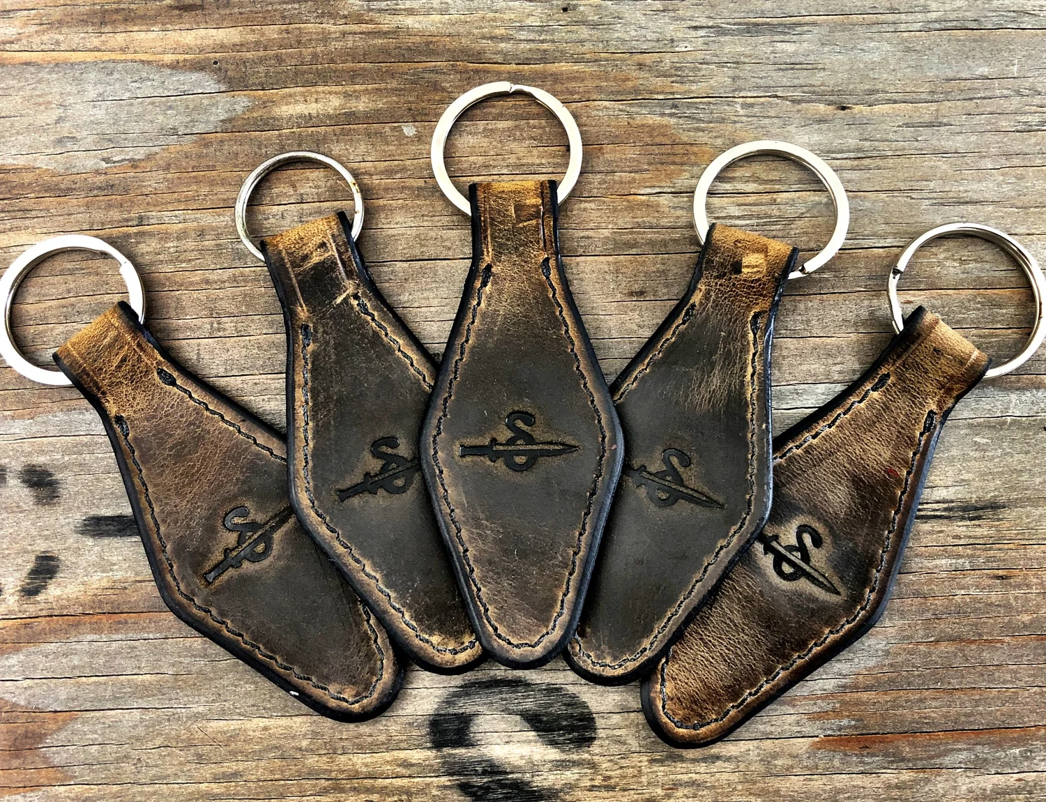 LEATHER HOTEL KEYCHAIN / CAMEL ボルトルーム VAULTROOM LEATHER