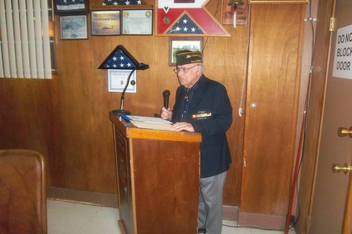 Cdr Rick opening the ceremony.jpg