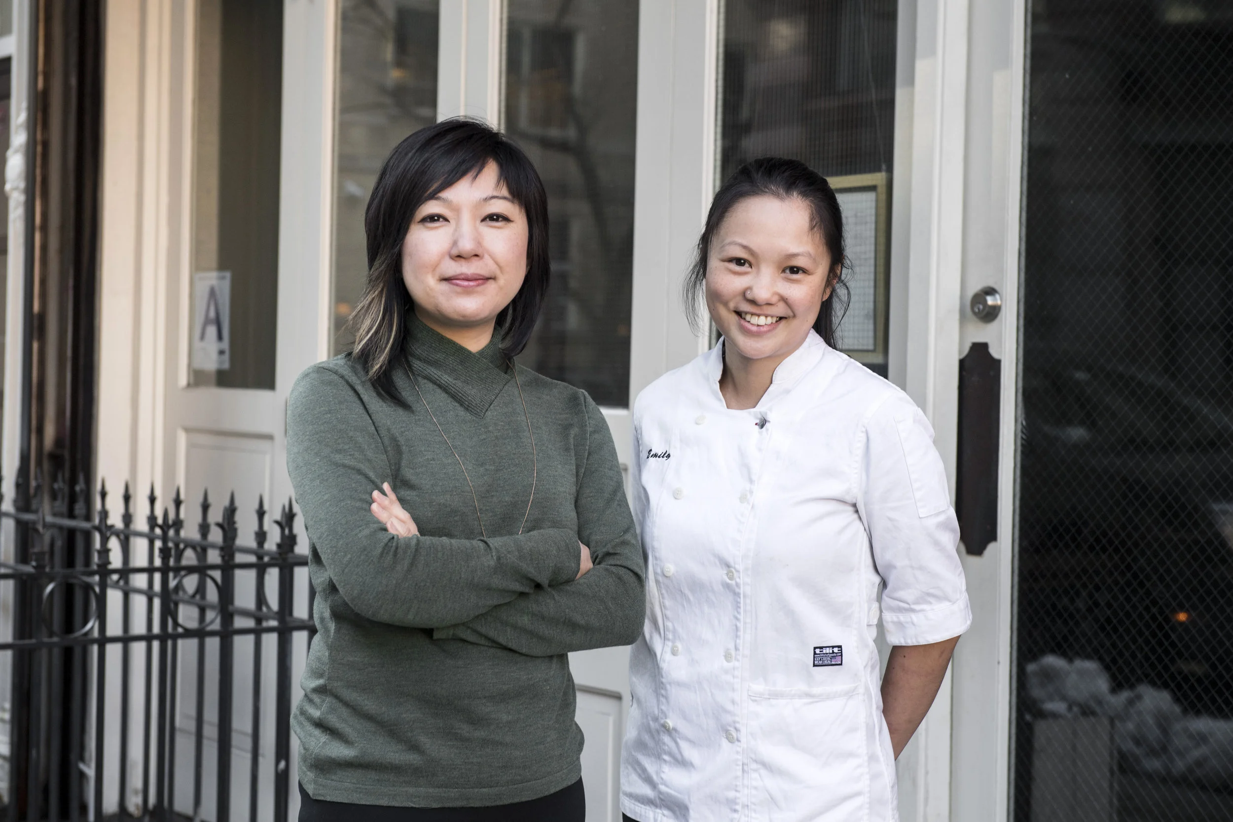 Bessou-5253 - Maiko and Emily.jpg