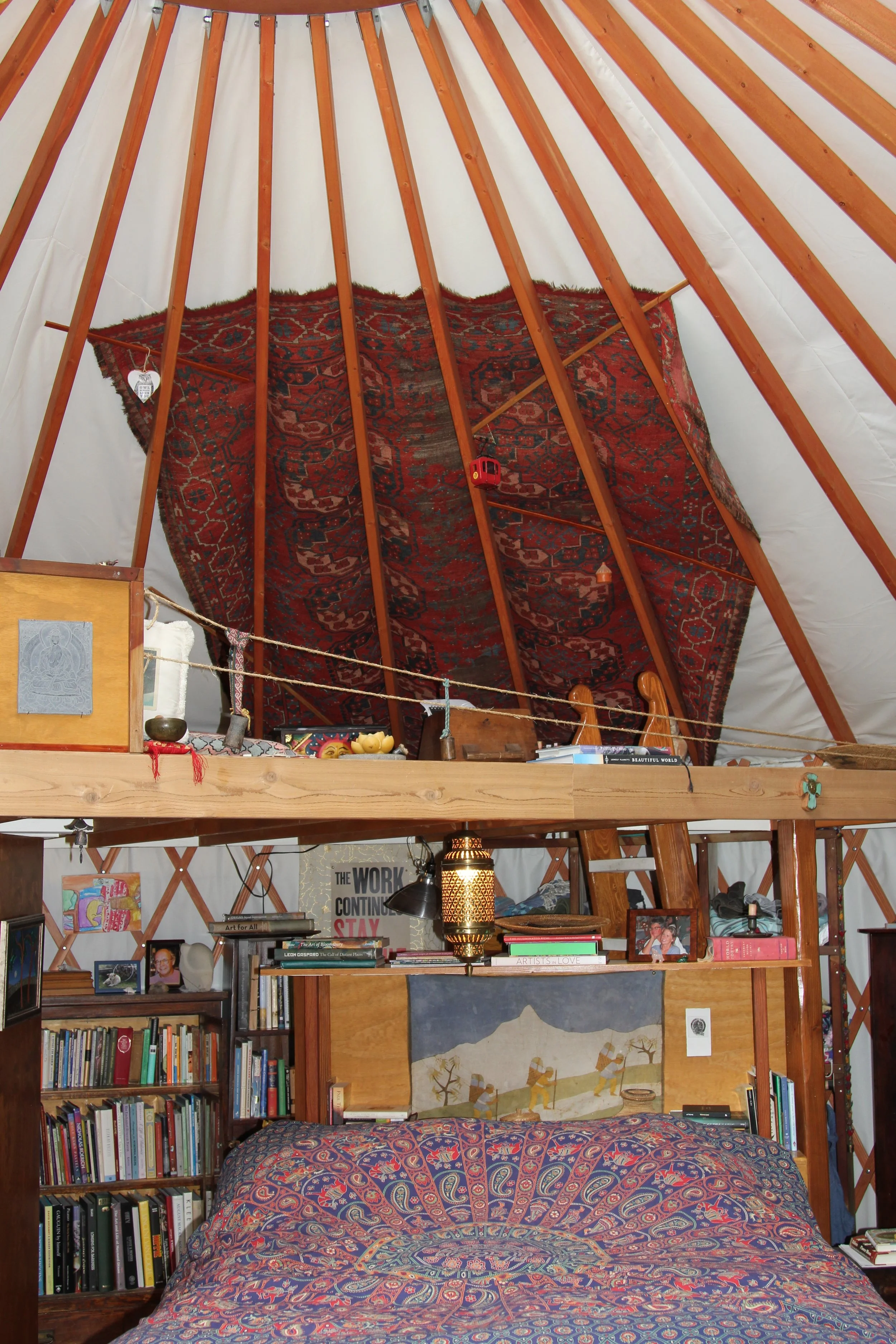 yurtinterior.jpg