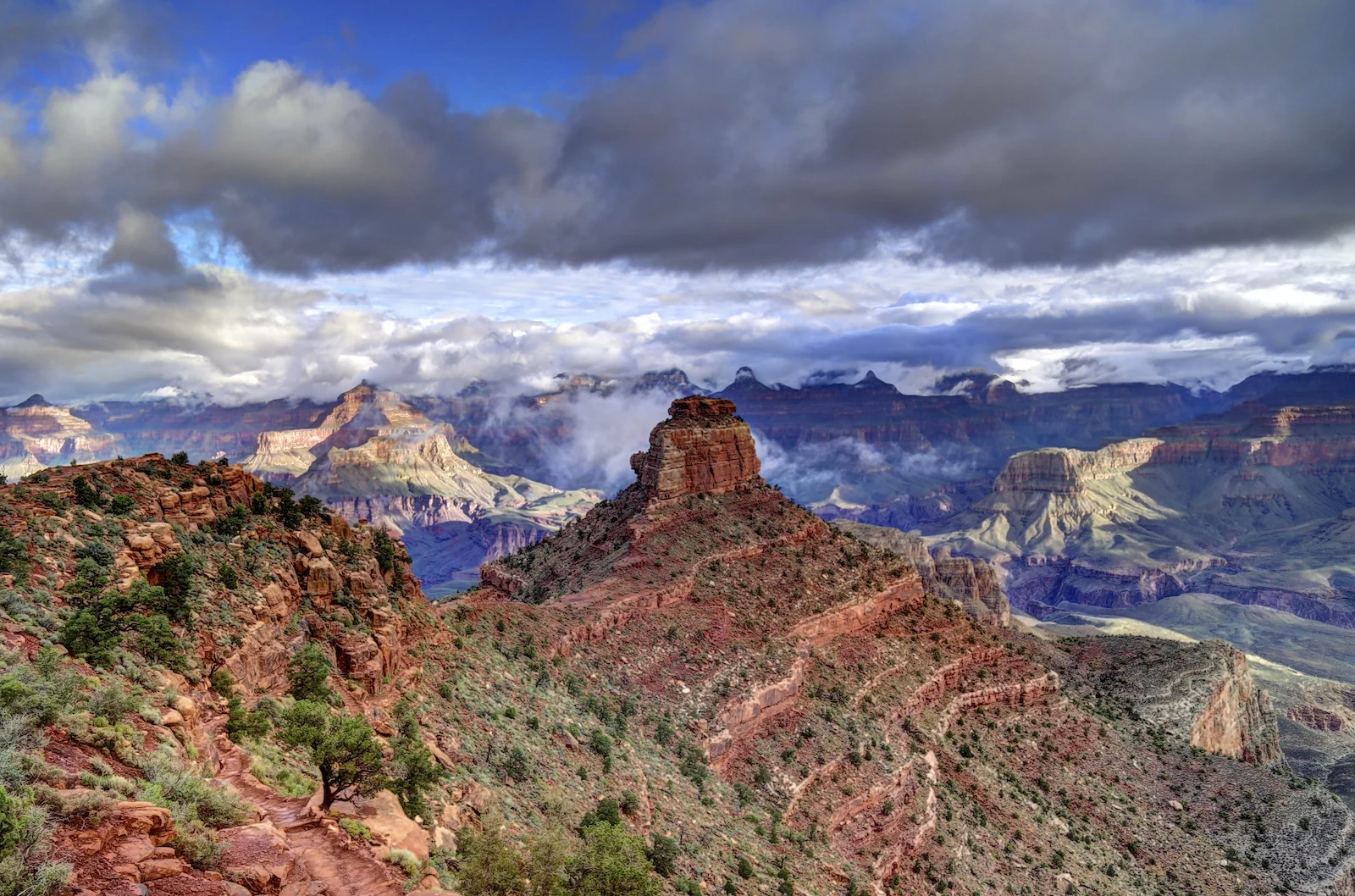 gc 9 - South Kaibab trail just above Skeleton Point.jpg