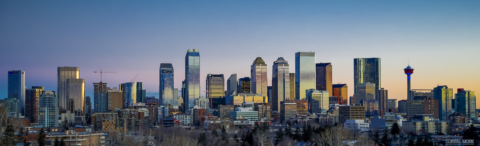 2016 1113 Calgary Moon-4.JPG