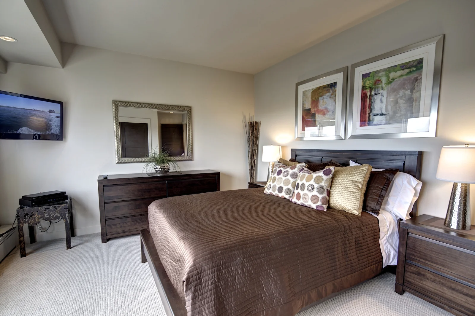 2014 2110 GUEST BEDROOM 1.jpg