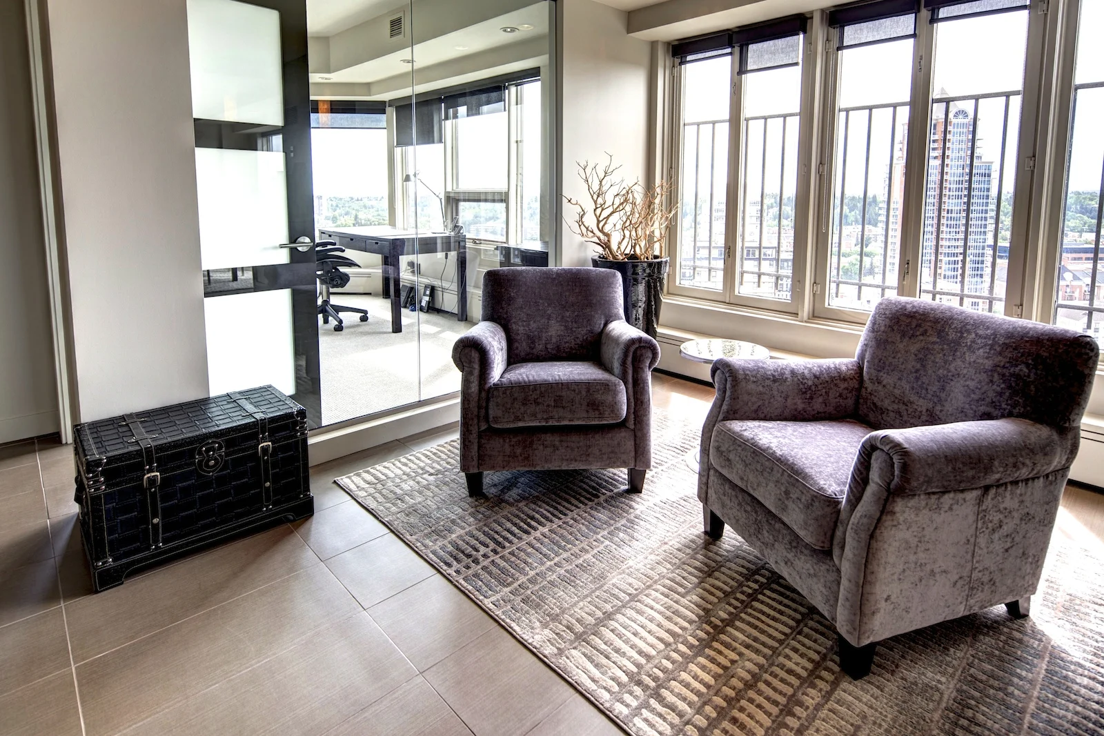 2014 2110 LOUNGE 1.jpg