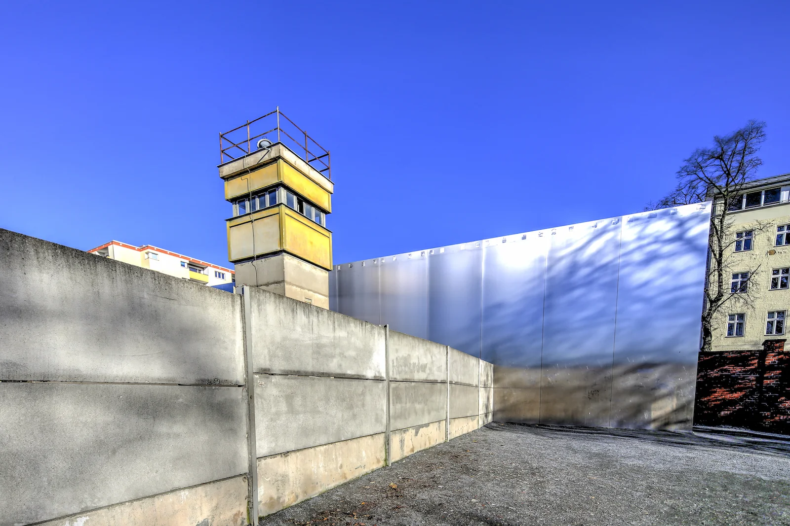 2017 FALL BREAK BERLIN WALL-3.JPG