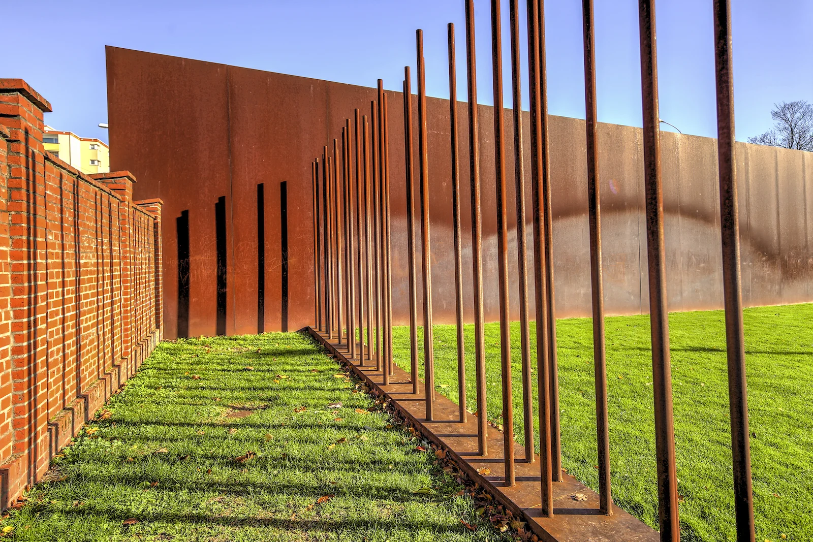 2017 FALL BREAK BERLIN WALL-8.JPG