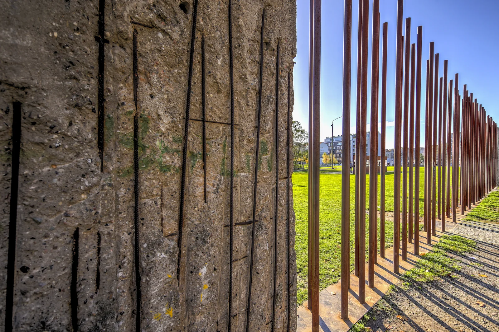 2017 FALL BREAK BERLIN WALL-14.JPG