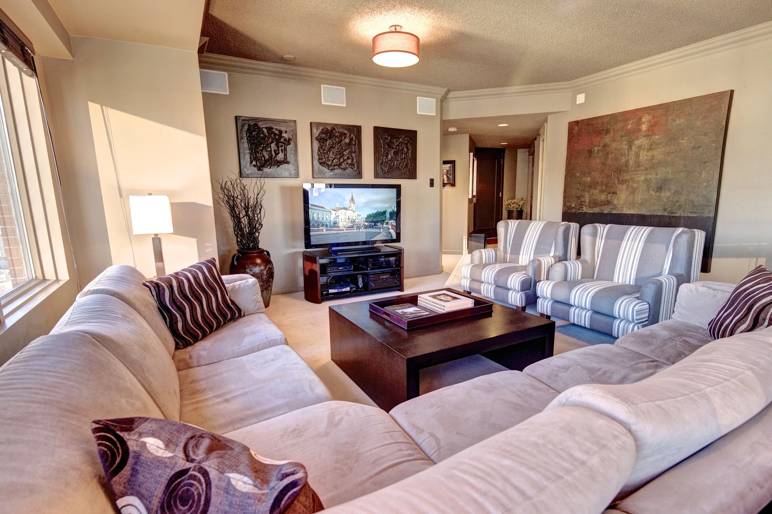 1230 Living Room 1c.jpg
